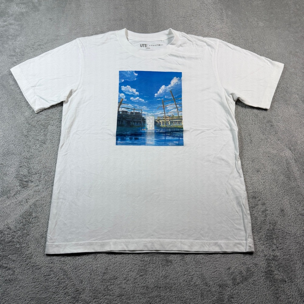 Uniqlo Suzume Makoto Shinkai T-Shirt Mens Medium White Graphic UT Manga 2022